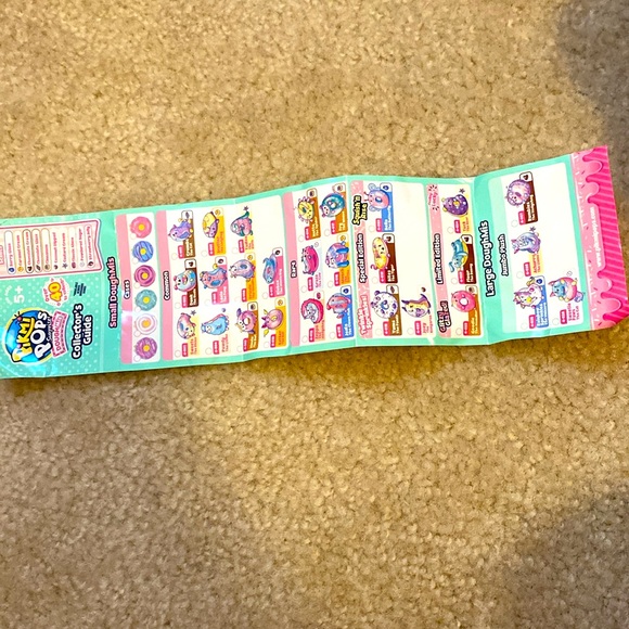 Pikmi Pops!! **4** Pikmi Pops and storage Containers!! Gently used! - Picture 16 of 16